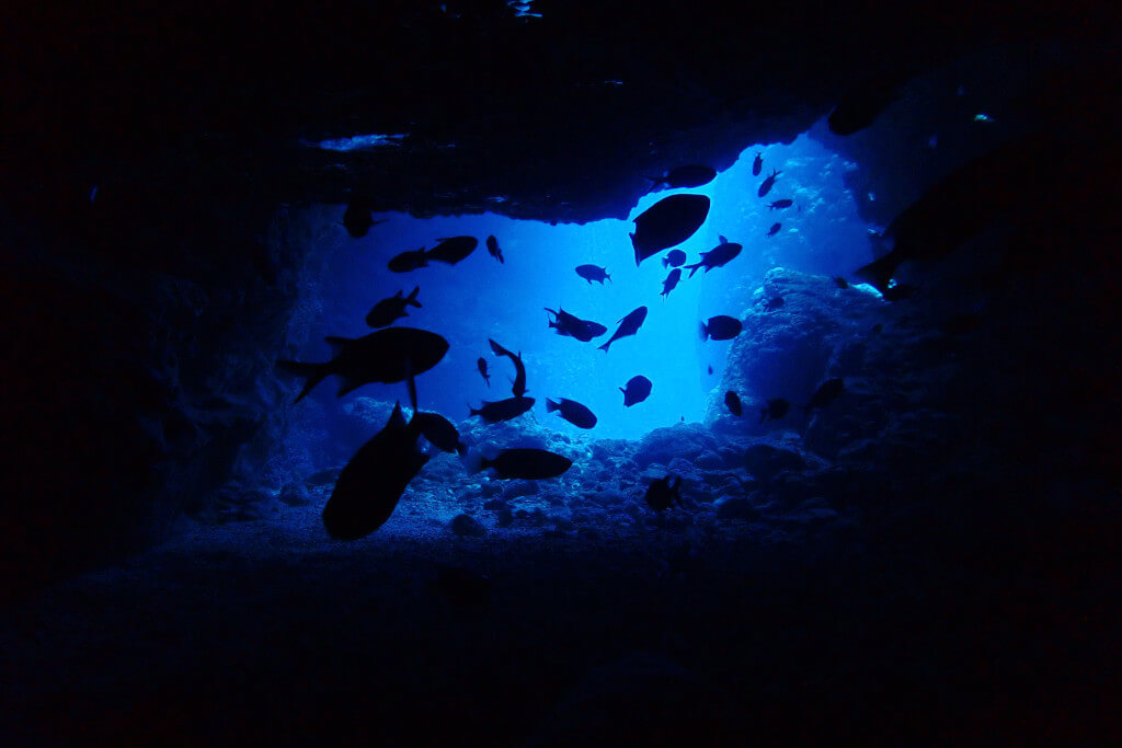シチューガマの洞窟
