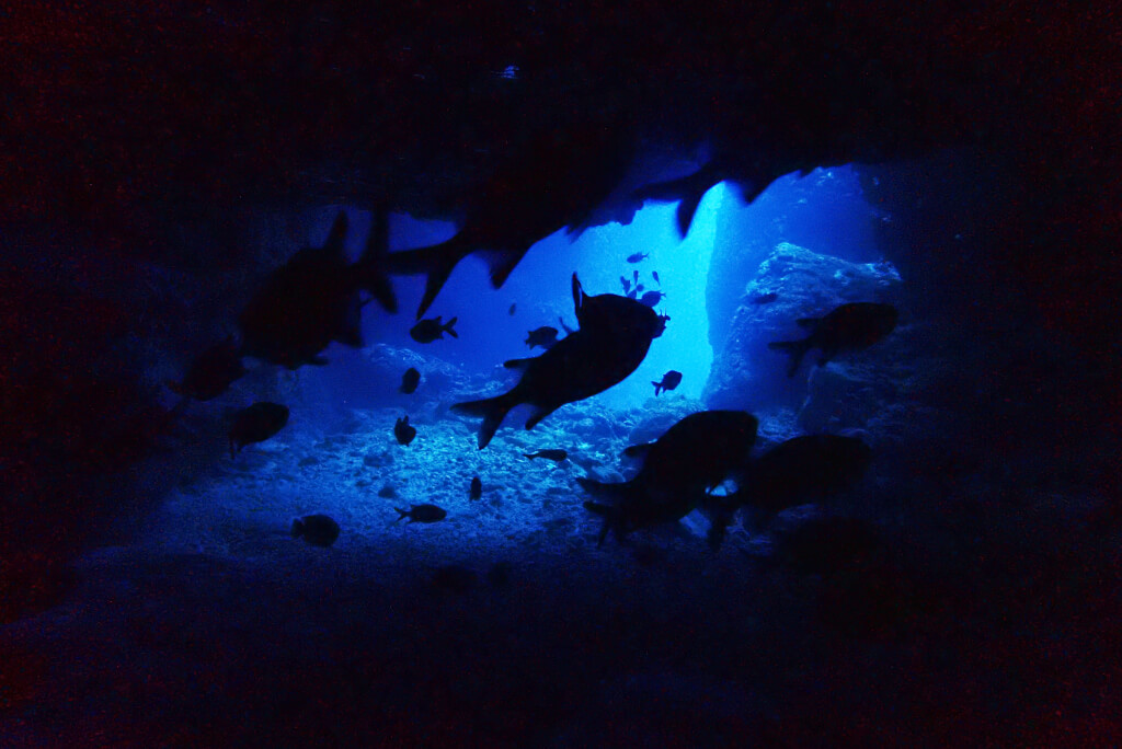 シチューガマの洞窟