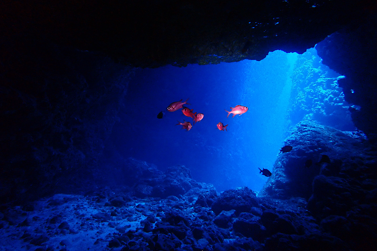 シチューガマの洞窟