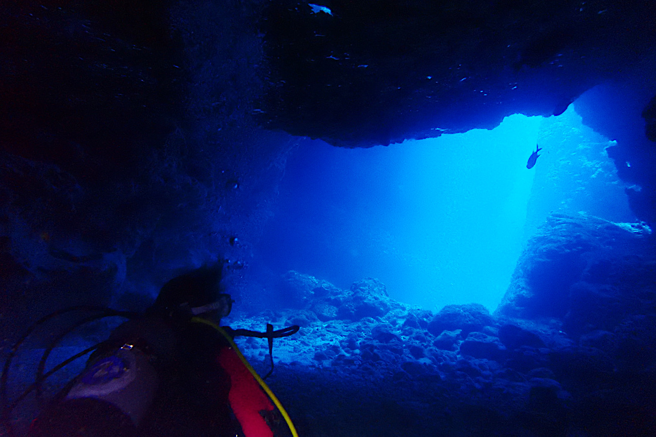 シチューガマの洞窟